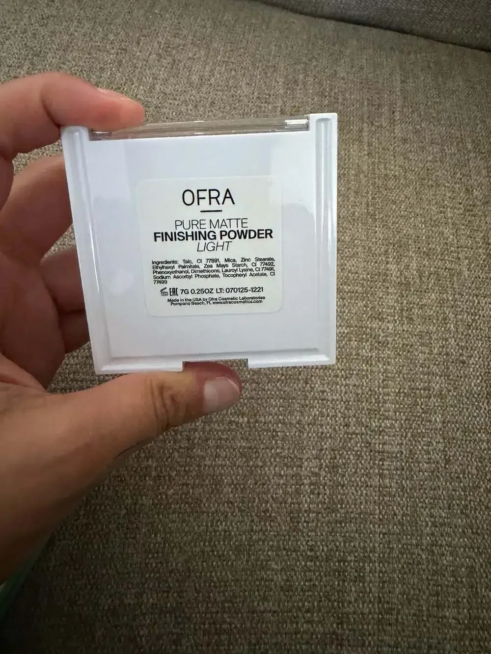 Ofra Pure Matte Finishing Powder Light
